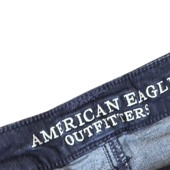 Women’s American Eagle Raw Hem Super Stretch Denim Jean Shorts Size 10 - Picture 3 of 4